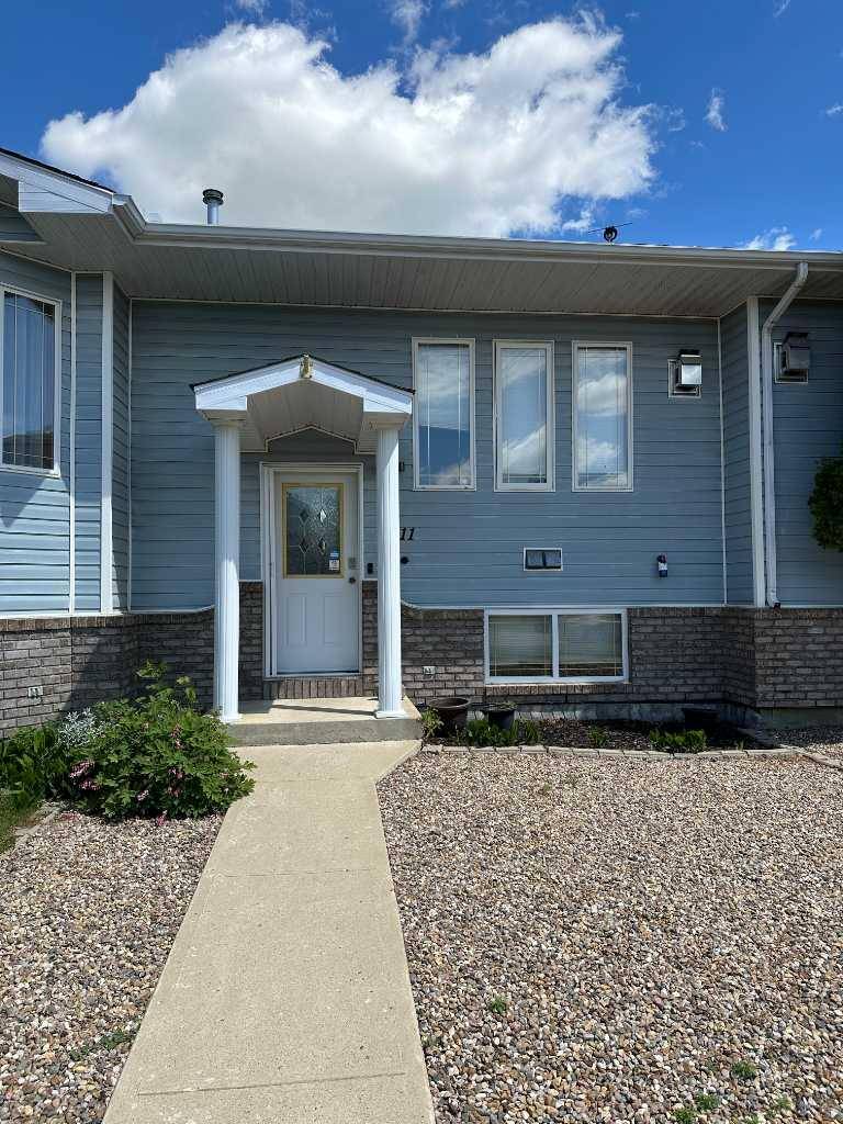 Redcliff, AB T0J2P0,611 2 ST SE