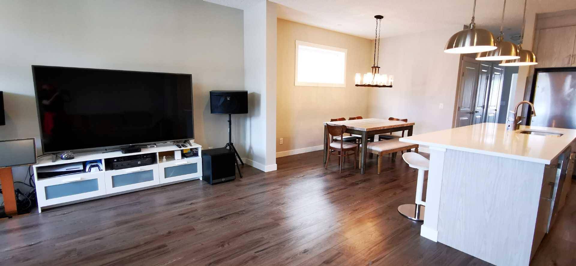 Calgary, AB T4B3P6,170 Howse Common NE