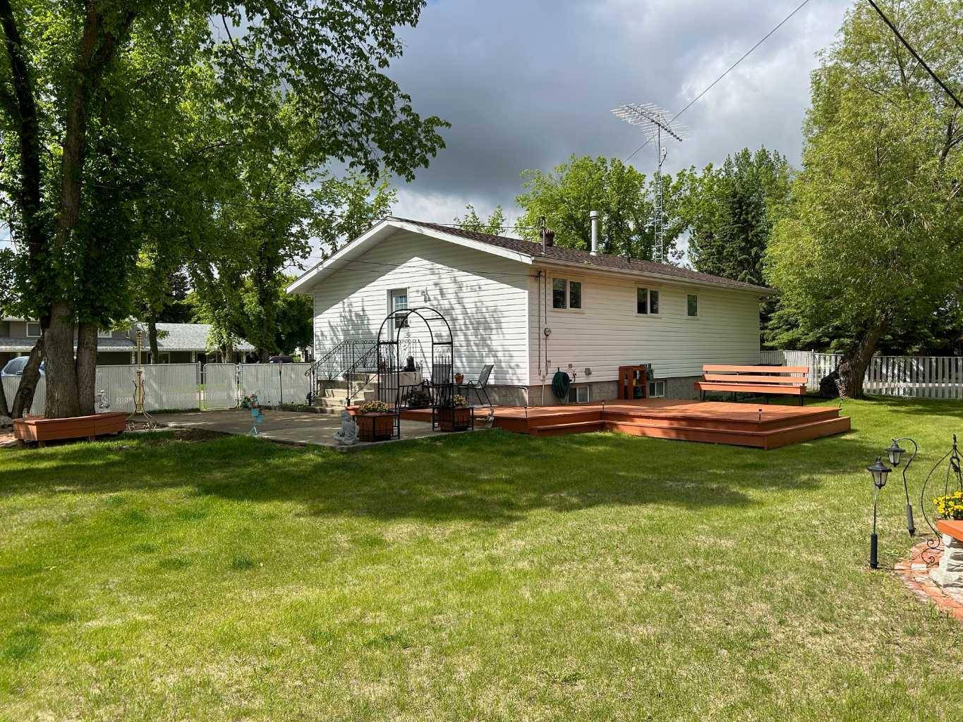 Mannville, AB T0B 2W0,4703 51 ST