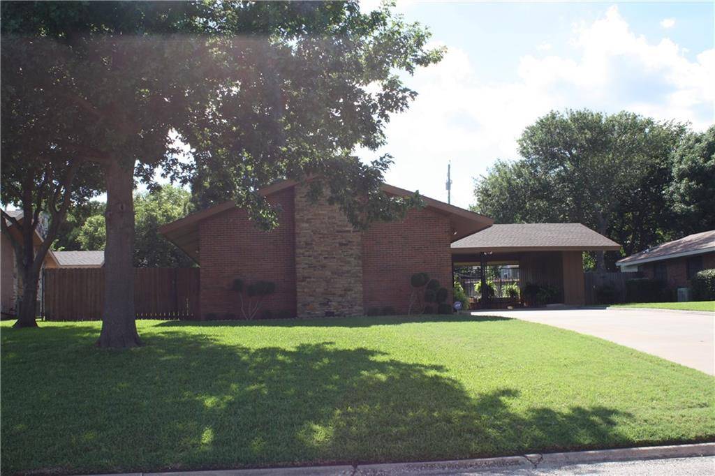 Bowie, TX 76230,1102 Coffield Street