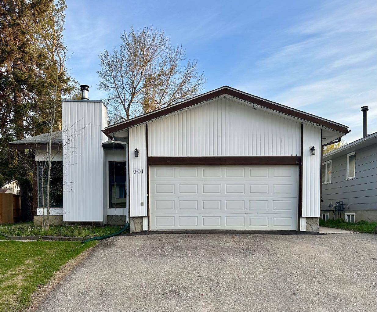 Slave Lake, AB T0G2A3,901 13 AVE SE