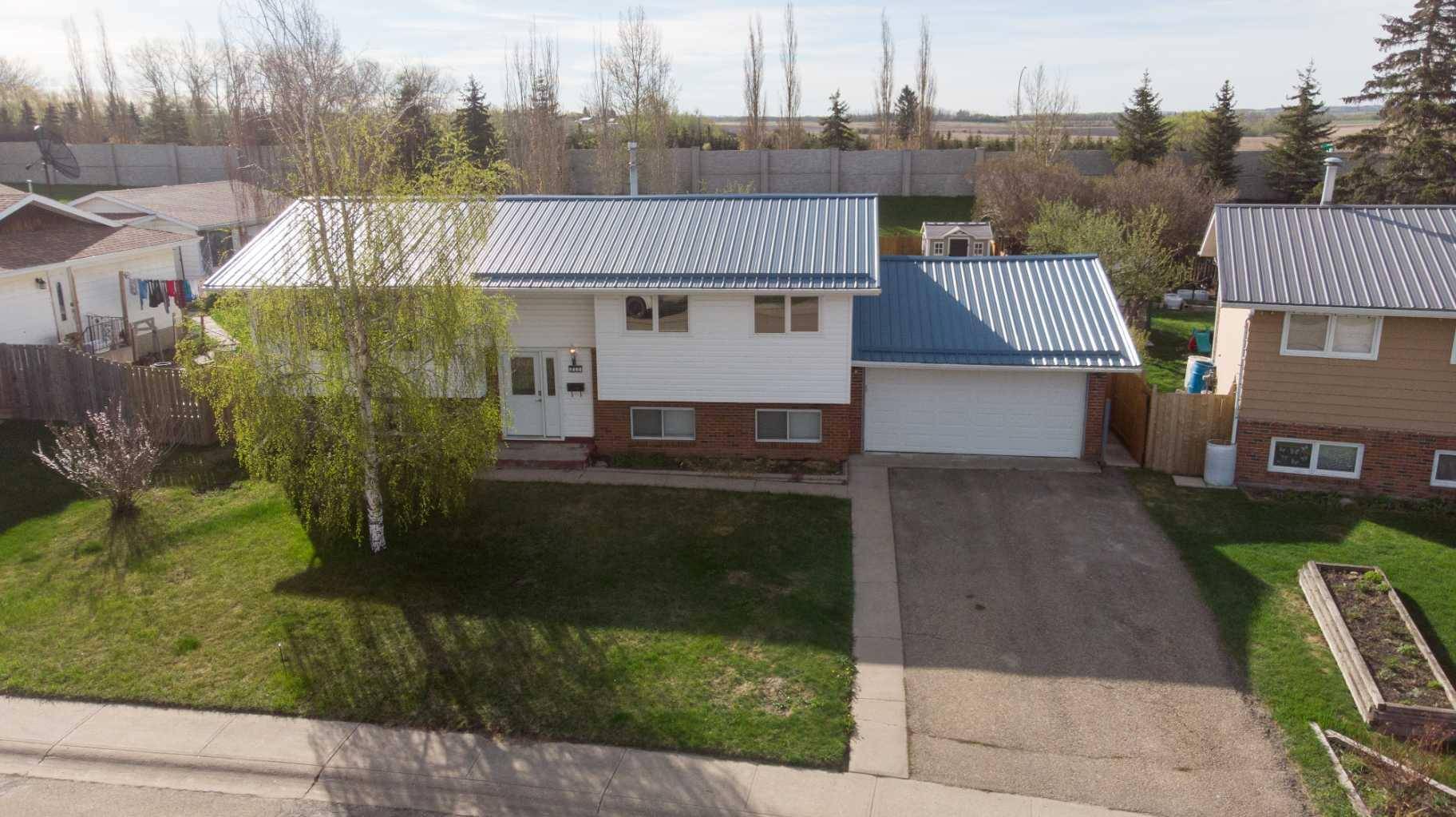 Innisfail, AB T4G 1H4,3408 50 AVE