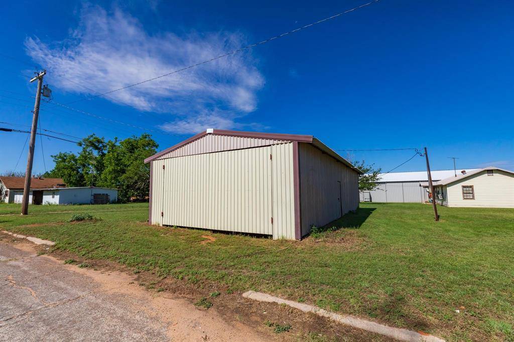 Rotan, TX 79546,711 E Elizabeth