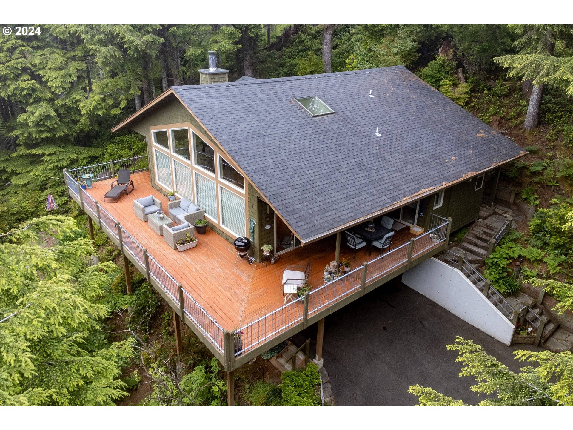 Gleneden Beach, OR 97388,541 FAIRWAY DR