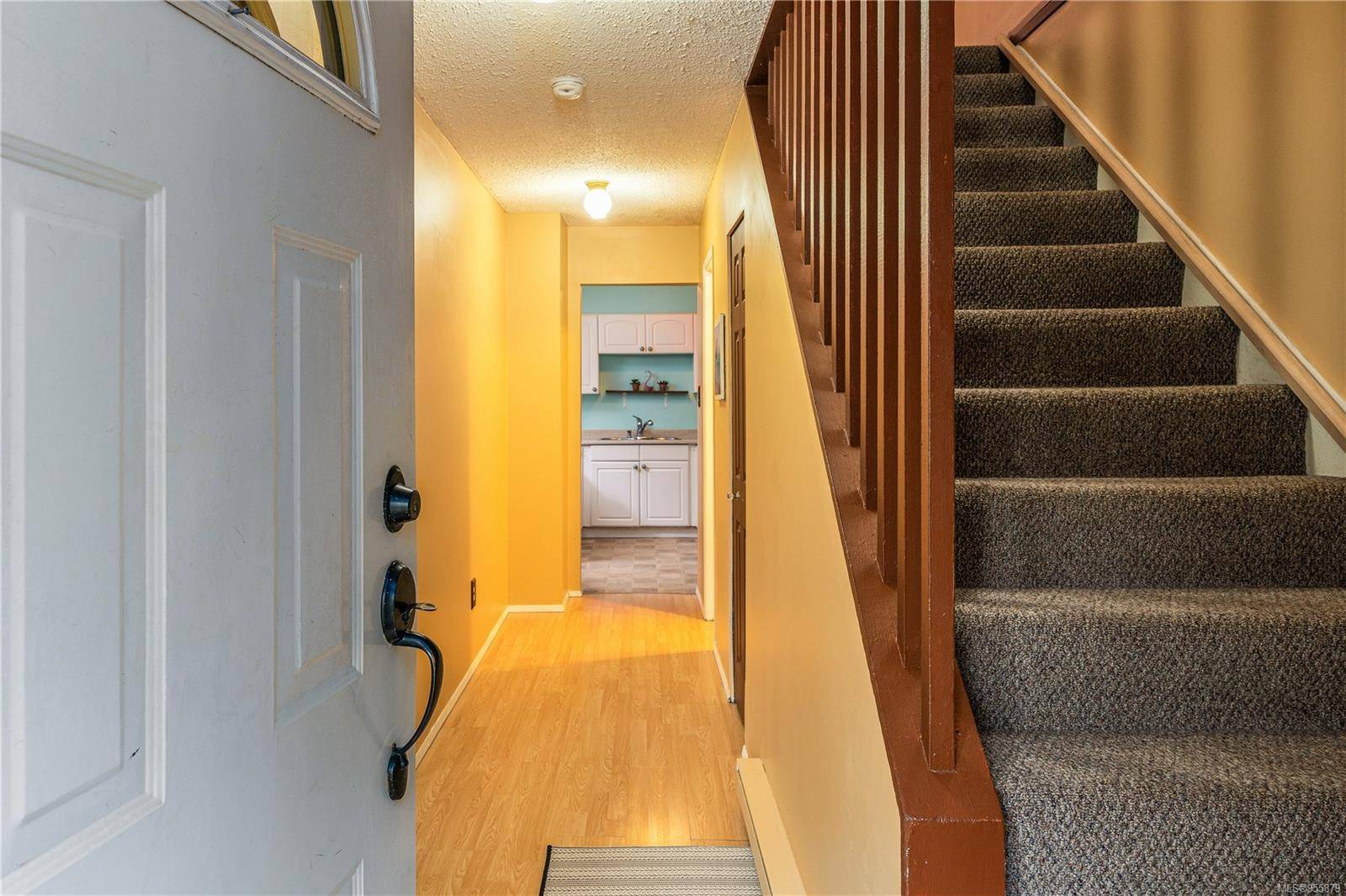 Nanaimo, BC V9R 5S7,632 Nova St
