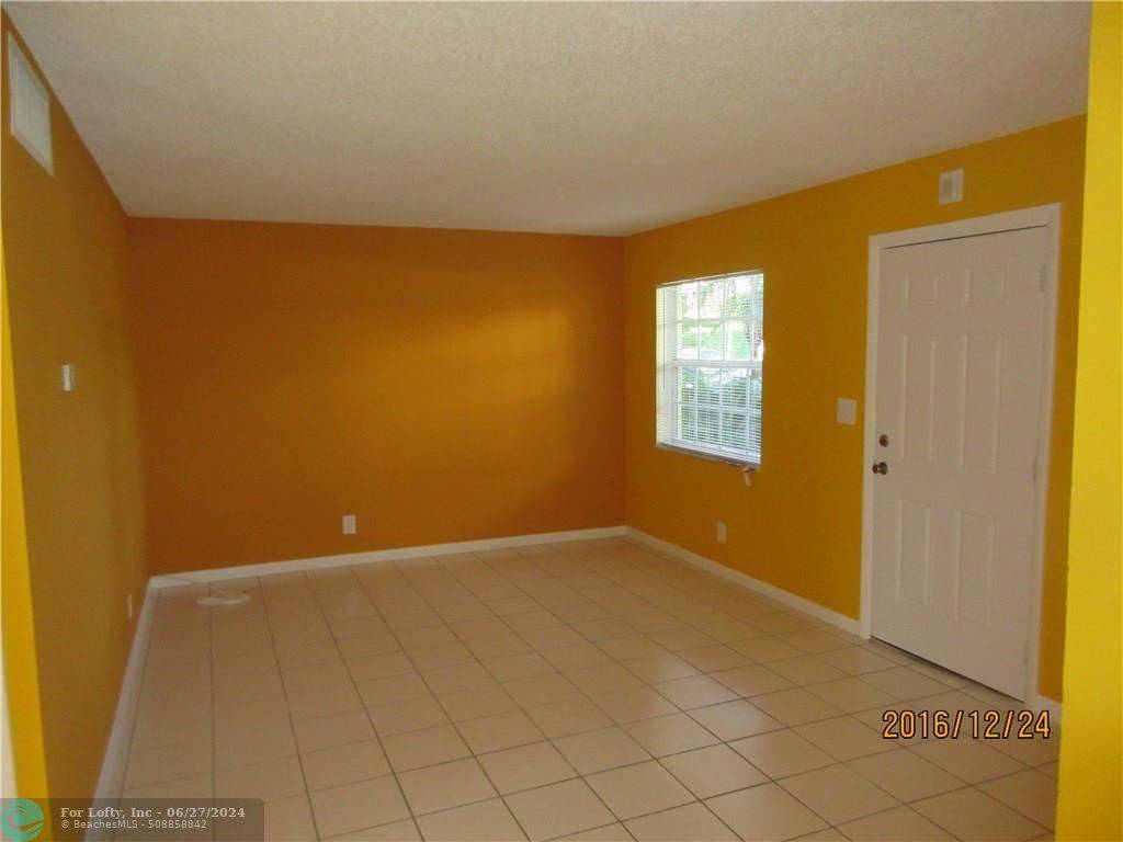 Wilton Manors, FL 33305,900 NE 26TH ST  #3