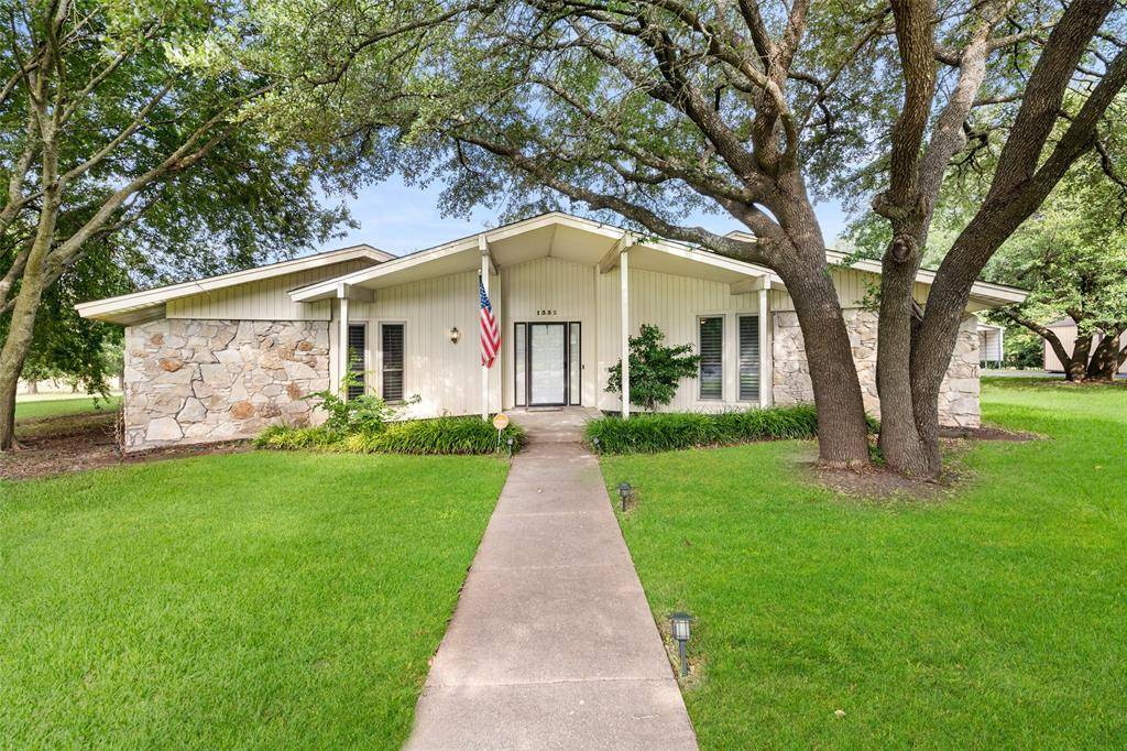 Desoto, TX 75115,1352 W Hulgan Circle