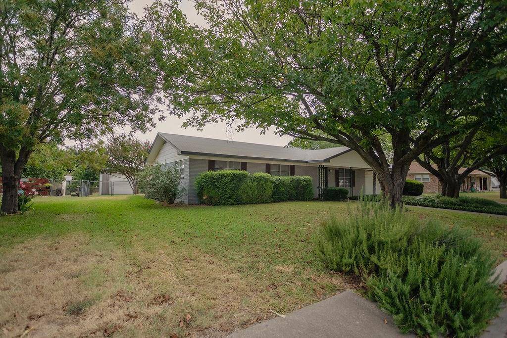 Clifton, TX 76634,703 N Avenue O