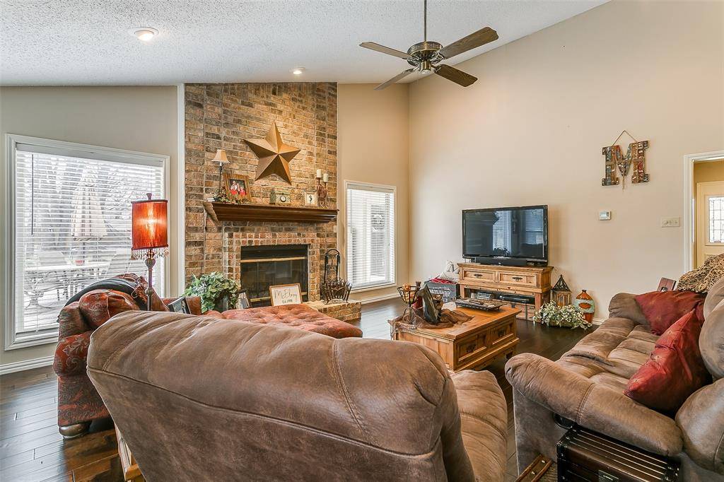 Burleson, TX 76028,312 Emerald Court