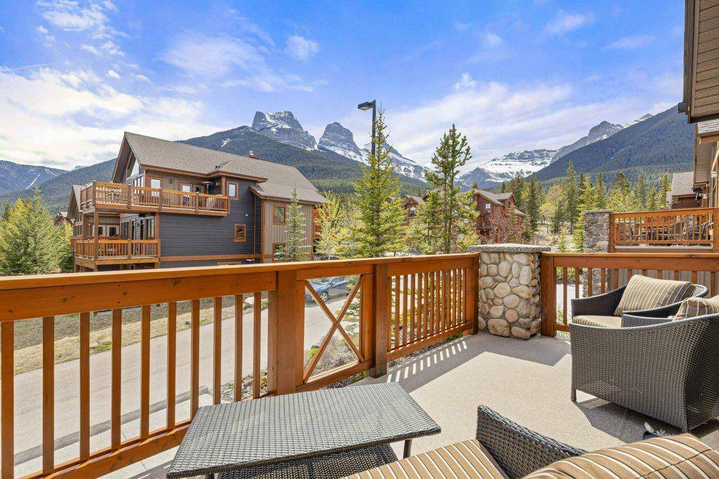 Canmore, AB T1W 3M4,210 Hubman LNDG #111