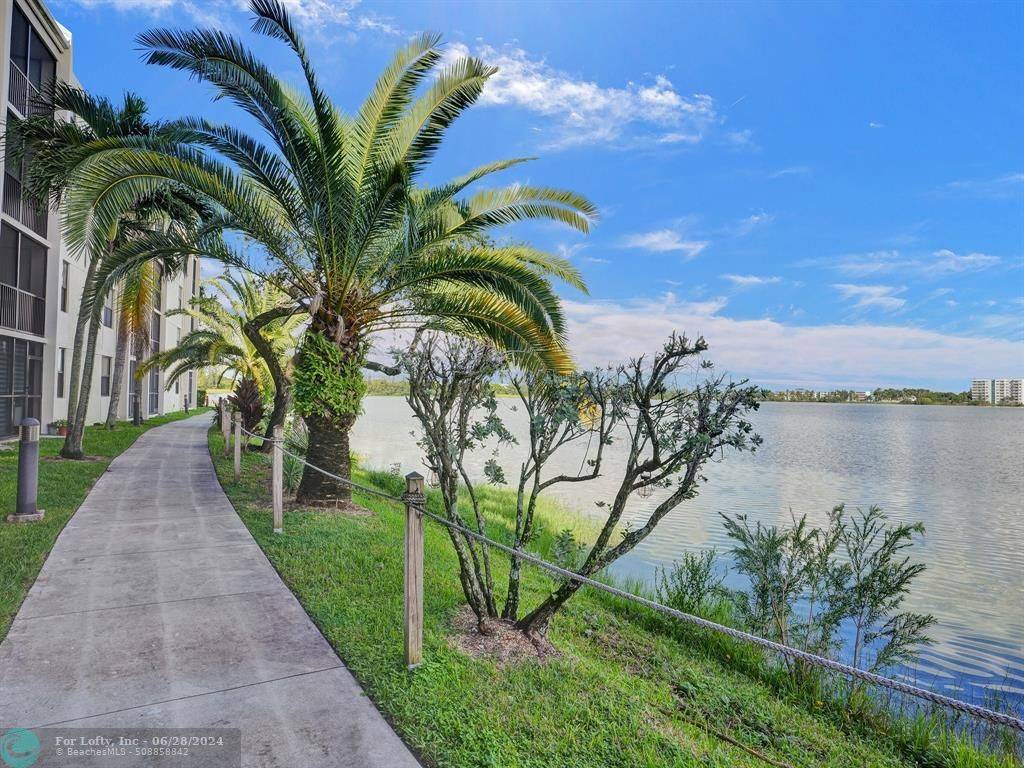 Oakland Park, FL 33309,116 Lake Emerald Dr  #107