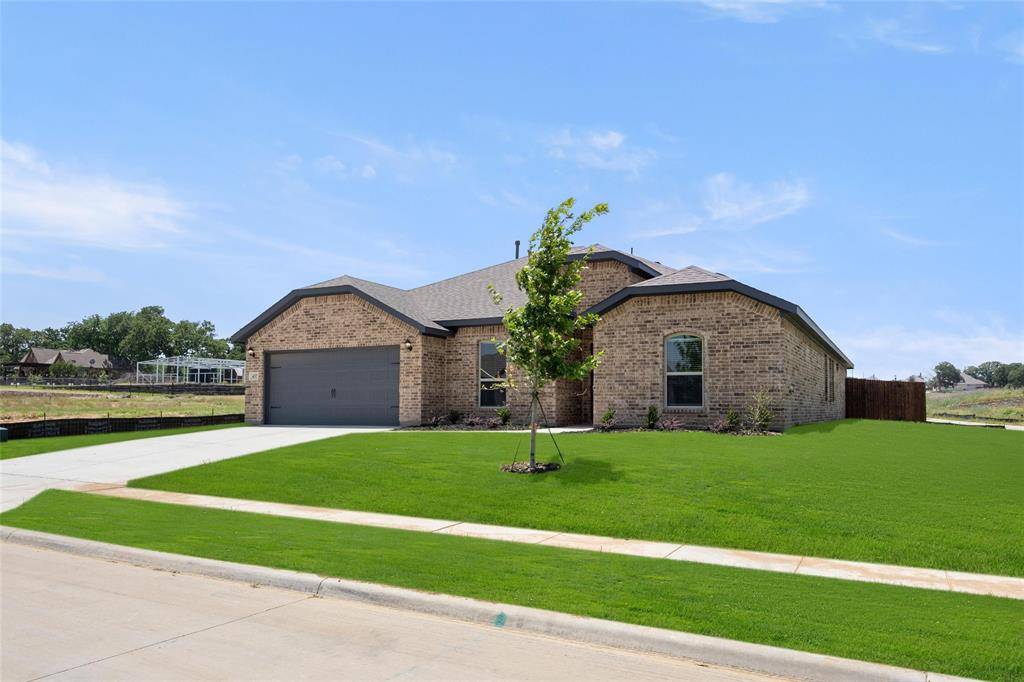 Azle, TX 76020,437 Falcon Way