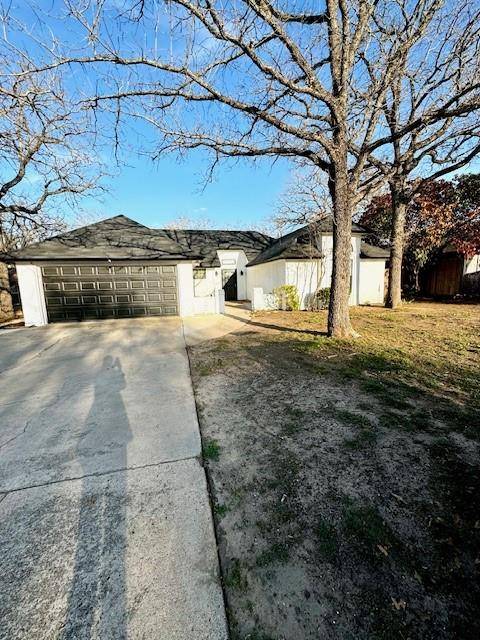 Azle, TX 76020,220 Spruce Circle