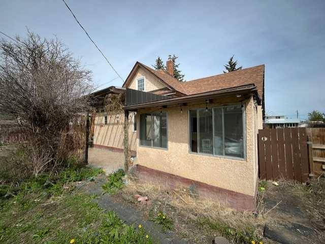 Taber, AB T1G 1M2,5002 54 AVE