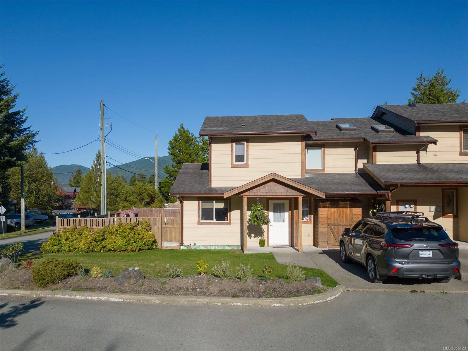 Ucluelet, BC V0R 3A0,1626 Holly Cres #1