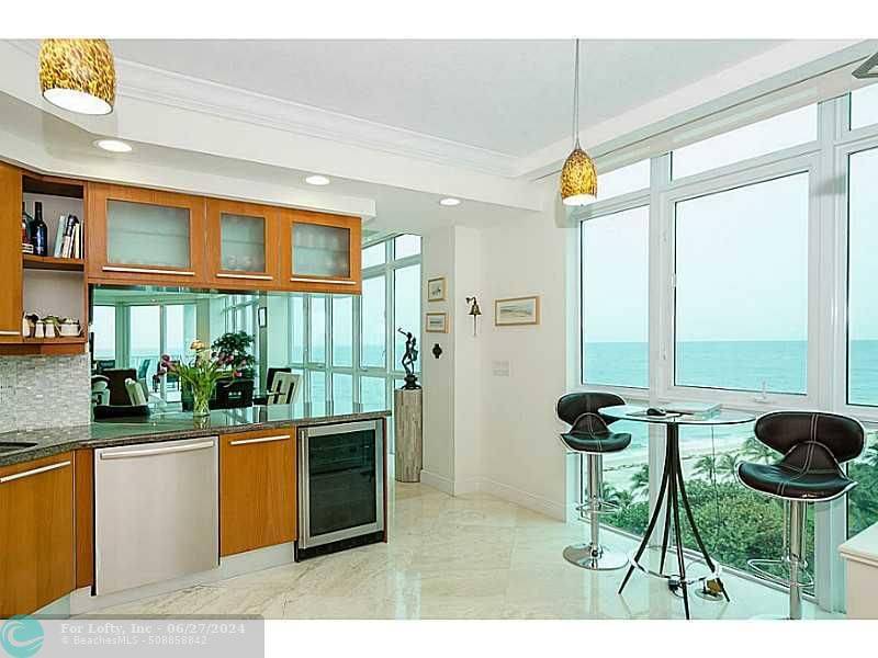 Lauderdale By The Sea, FL 33062,1430 S Ocean Blvd  #8B