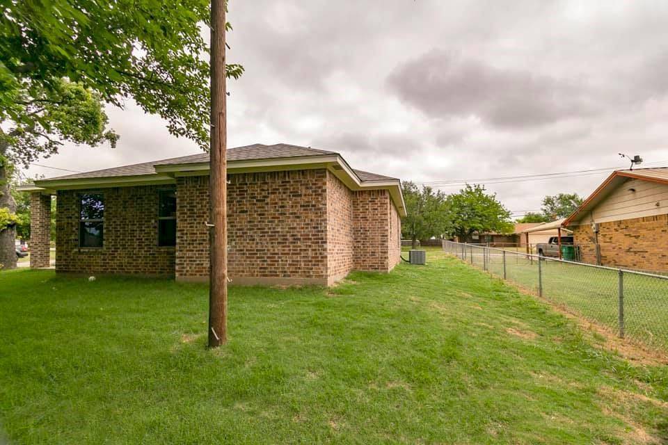 Springtown, TX 76082,621 N Avenue B