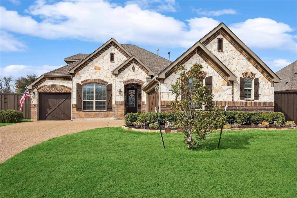 Rowlett, TX 75089,8817 Waters Lane