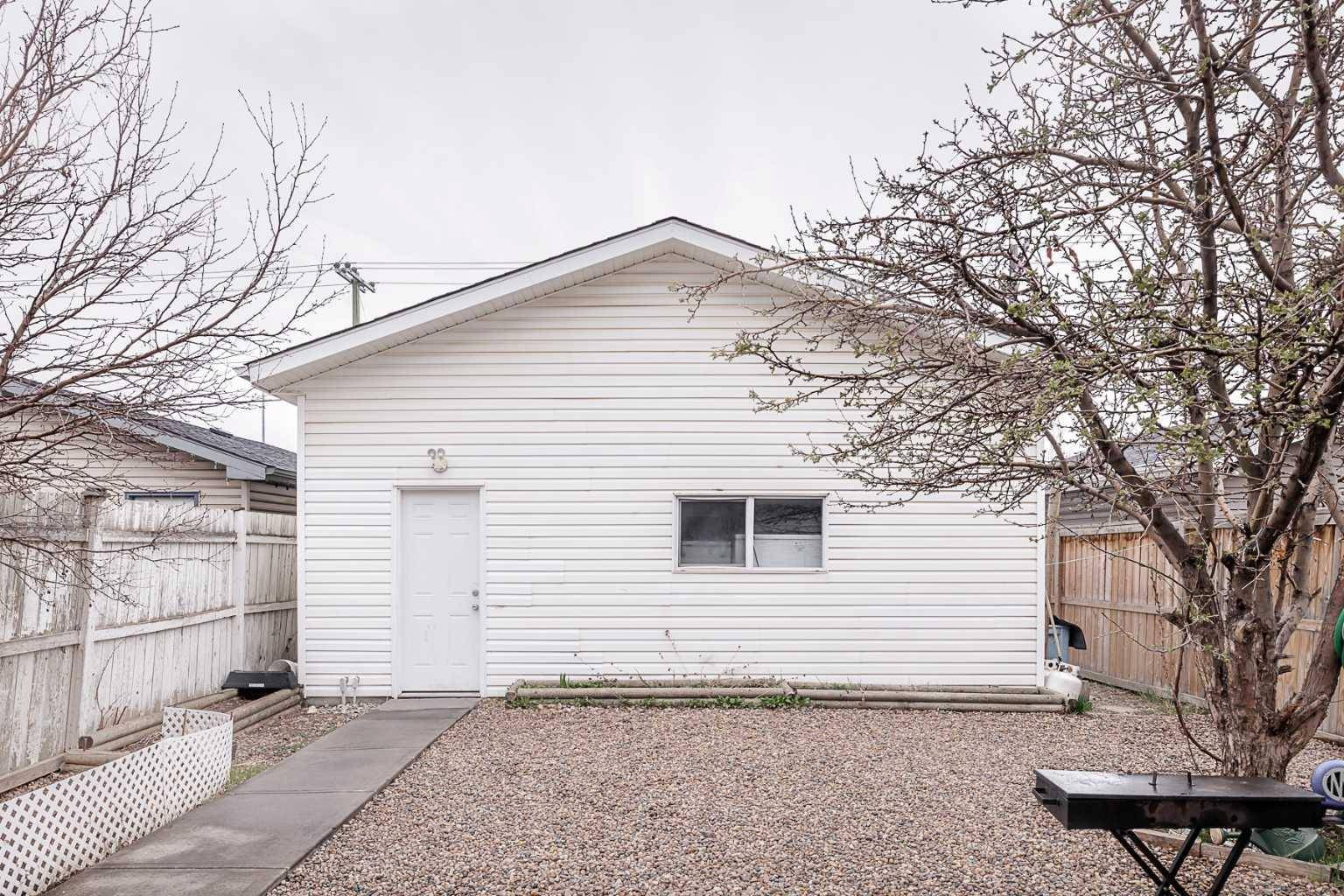 Calgary, AB T3J 3N3,60 Martinglen Mews NE