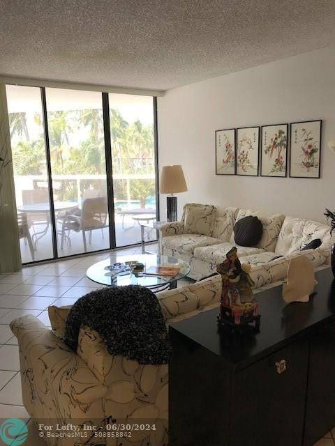 Aventura, FL 33180,3610 Yacht Club Dr  #209