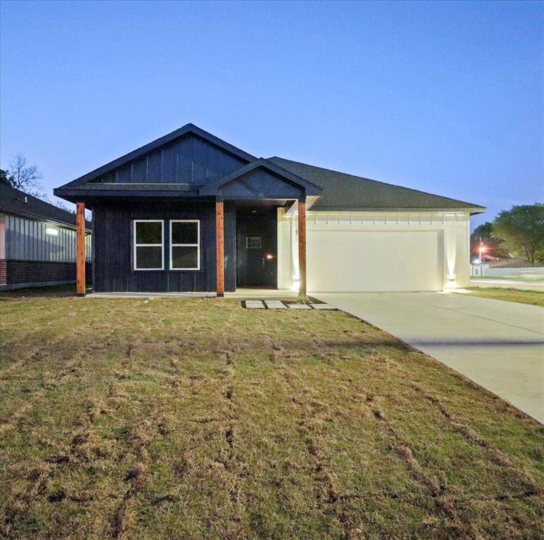 Terrell, TX 75160,413 E Alamo Street