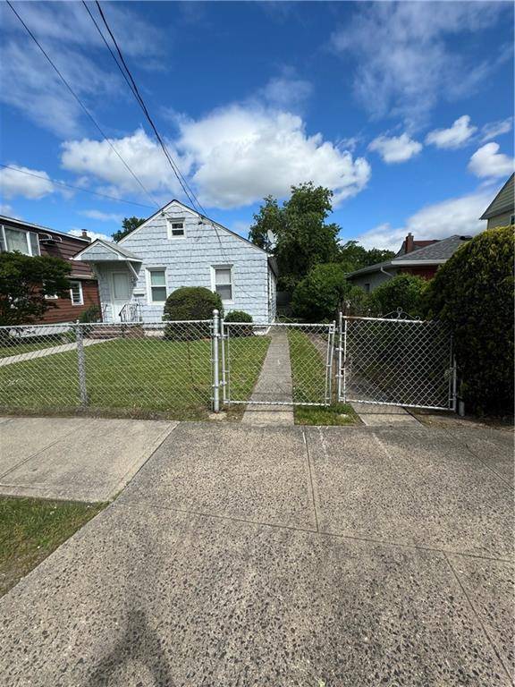 46 1st ST, Elmont, NY 11003
