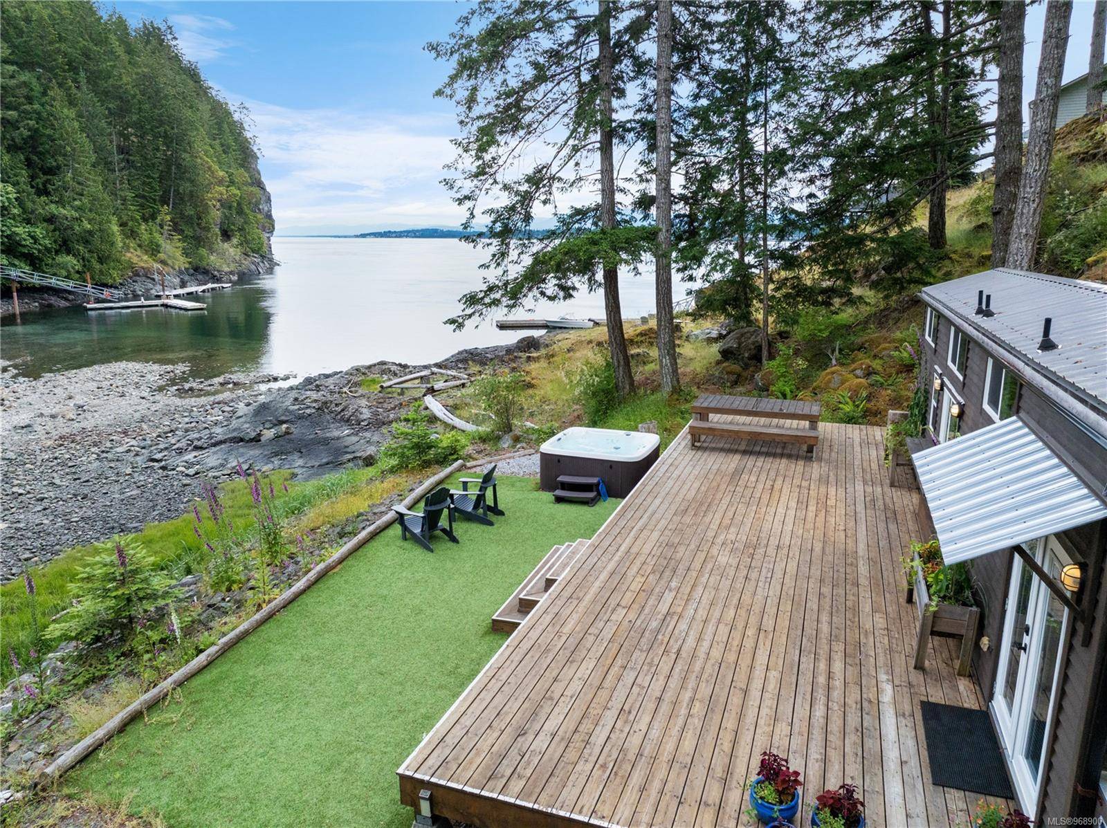 Quadra Island, BC V0P 1H0,SL 6 Whalebone Cove Rd