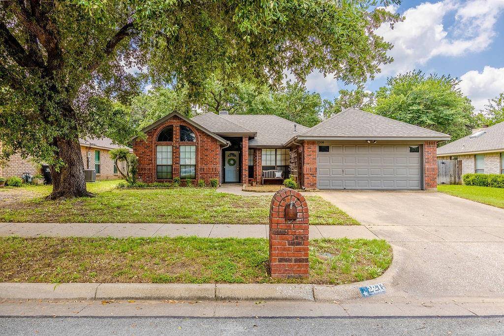 Arlington, TX 76013,2208 Hunter View Court