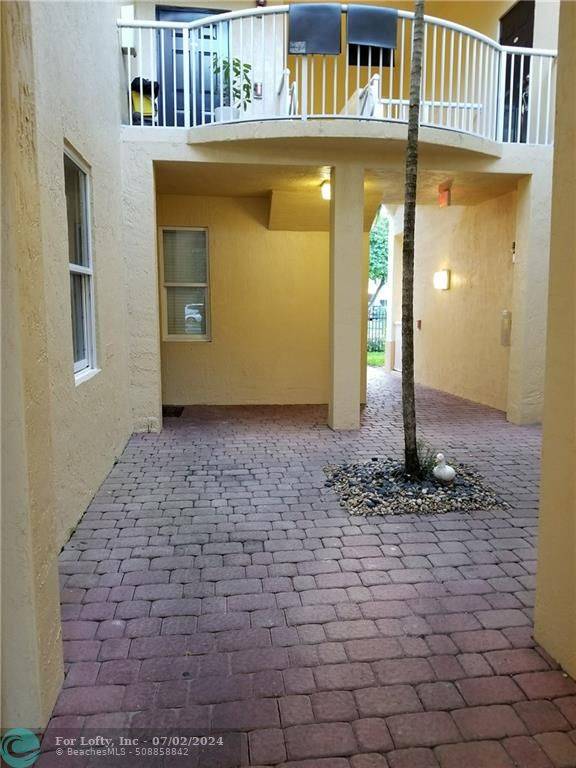 Plantation, FL 33324,130 Jacaranda Country Club Dr  #102