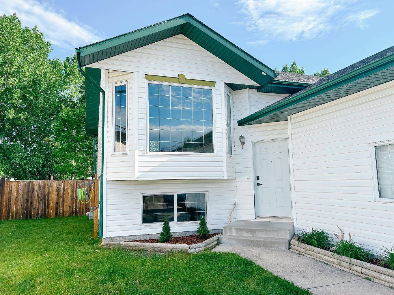 Rocky Mountain House, AB T4T1T3,5858 66 AVE