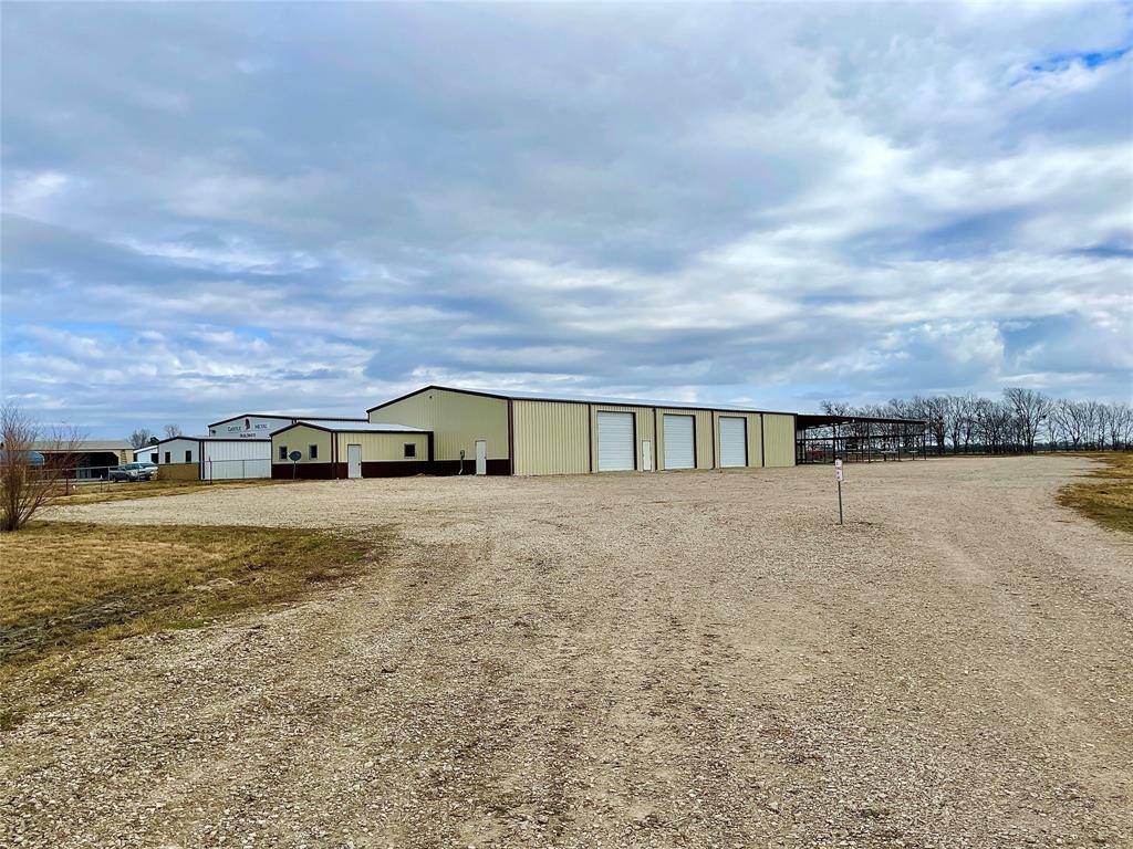 Kemp, TX 75143,9385 E Highway 175