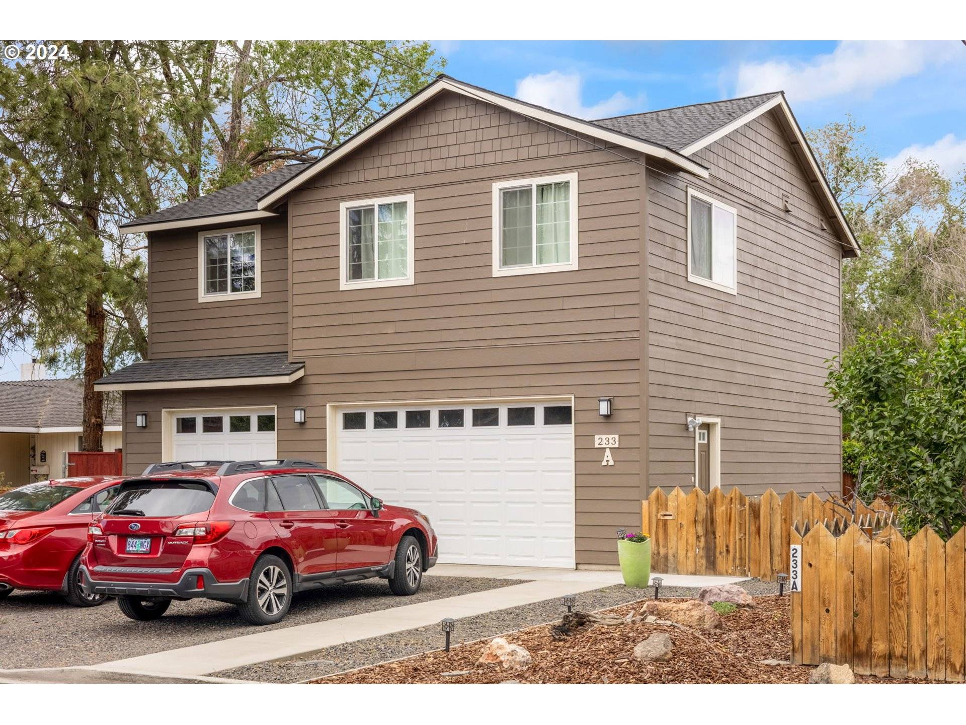 Redmond, OR 97756,233 NW CEDAR AVE