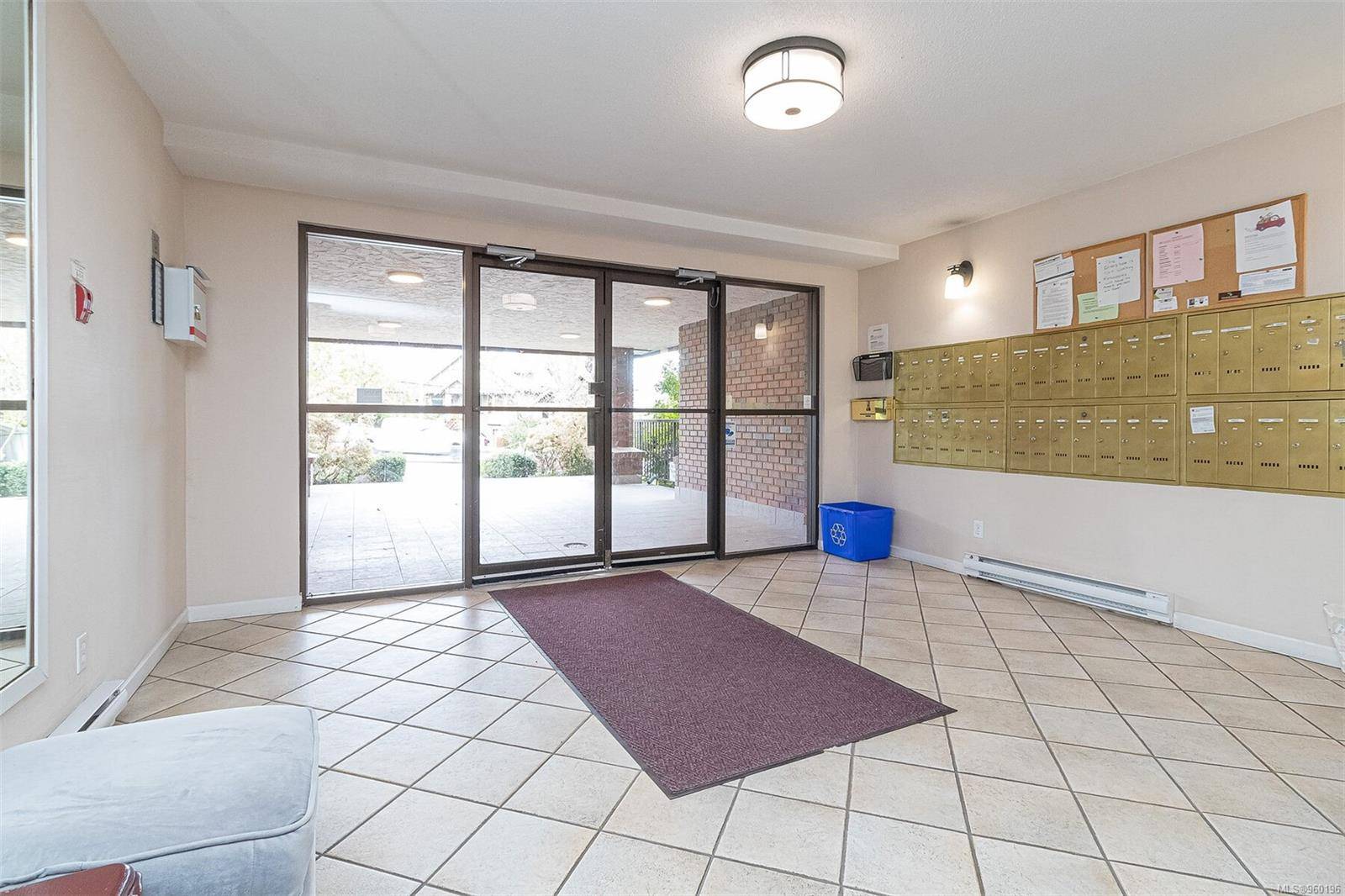 Victoria, BC V8R 1L4,1655 Begbie St #308