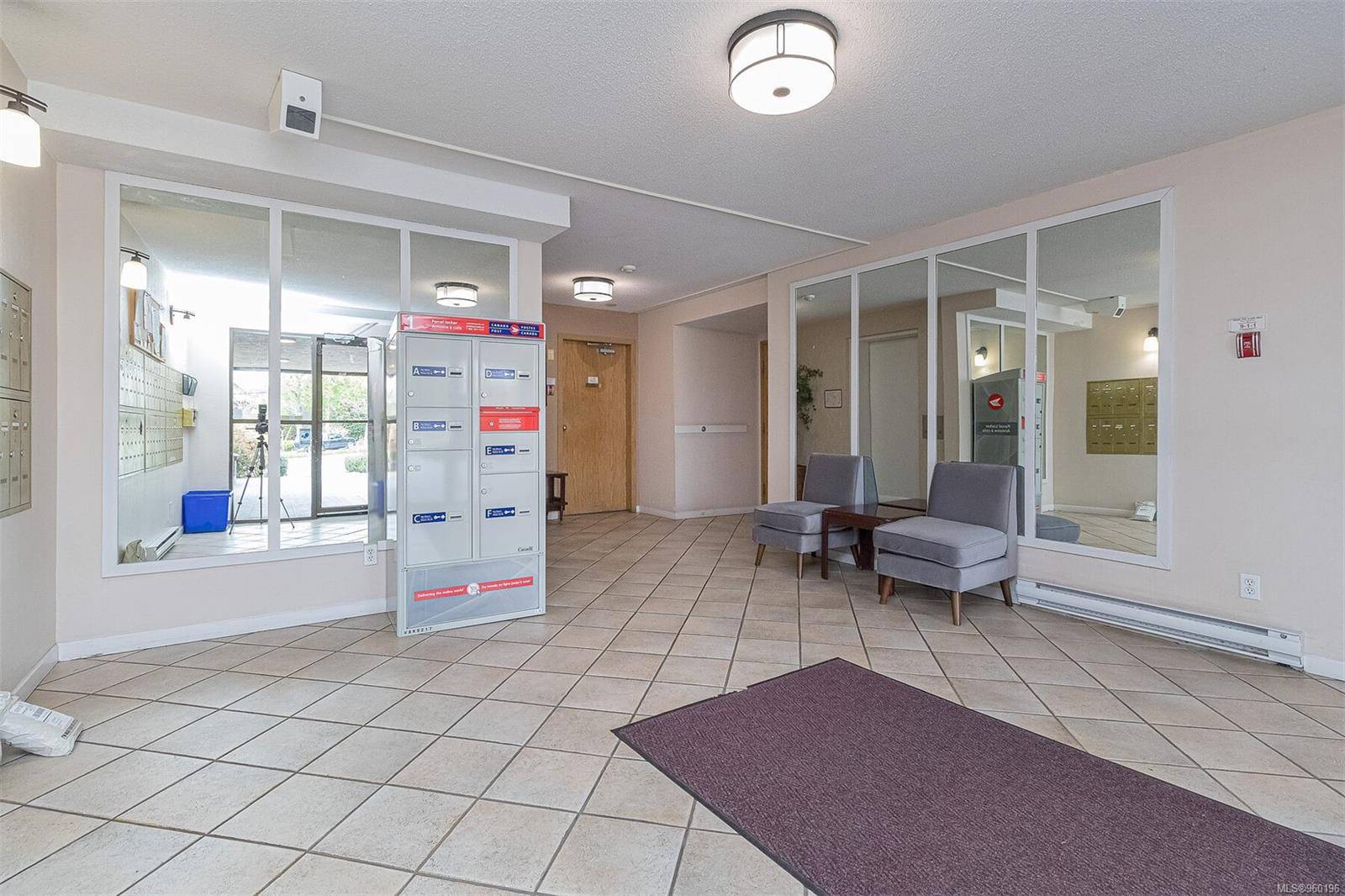 Victoria, BC V8R 1L4,1655 Begbie St #308