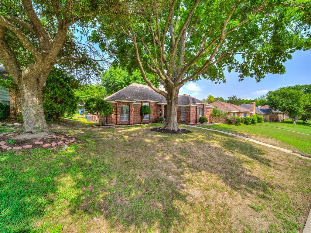 Desoto, TX 75115,205 Elder Oak Drive