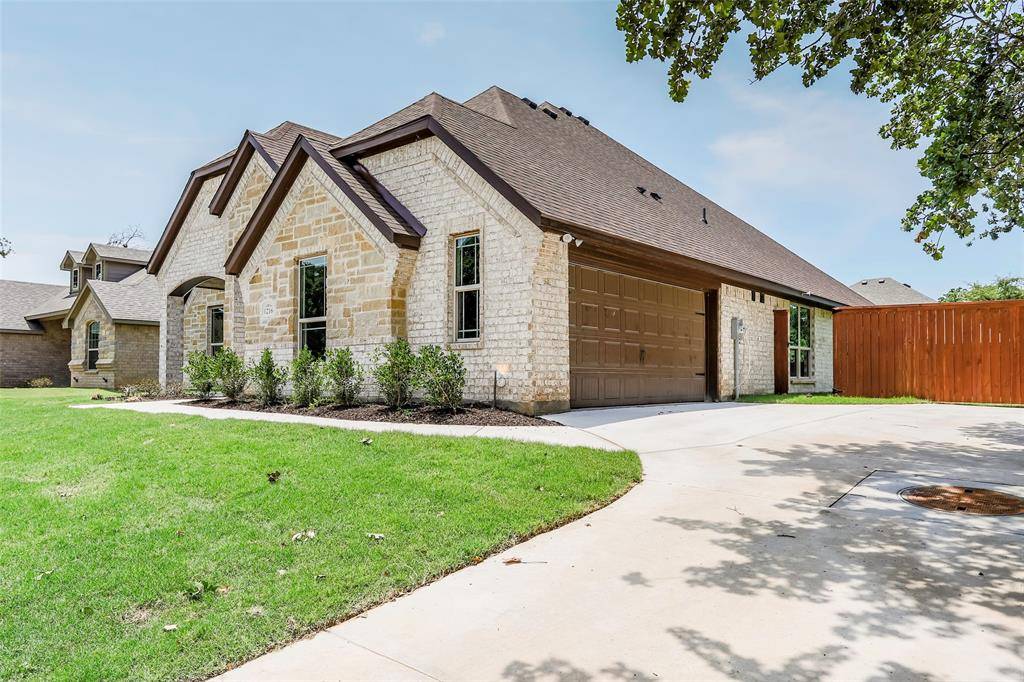 Azle, TX 76020,1216 Oak Harbor Boulevard