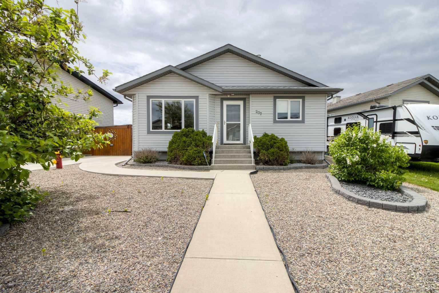 Lethbridge, AB T1K 7Y5,207 Heritage CT W