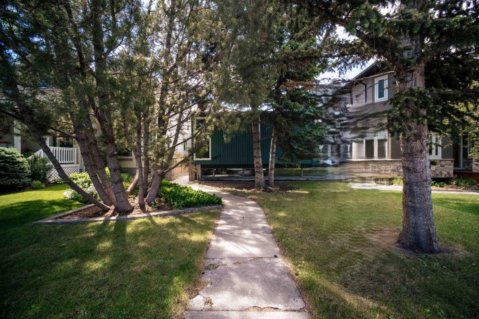 Calgary, AB T2M 1V4,1613 23 AVE NW