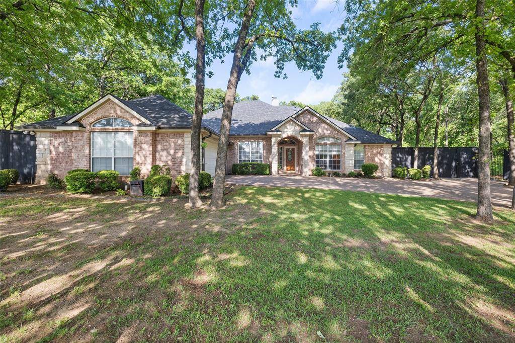 Burleson, TX 76028,112 Winding Oak Lane N