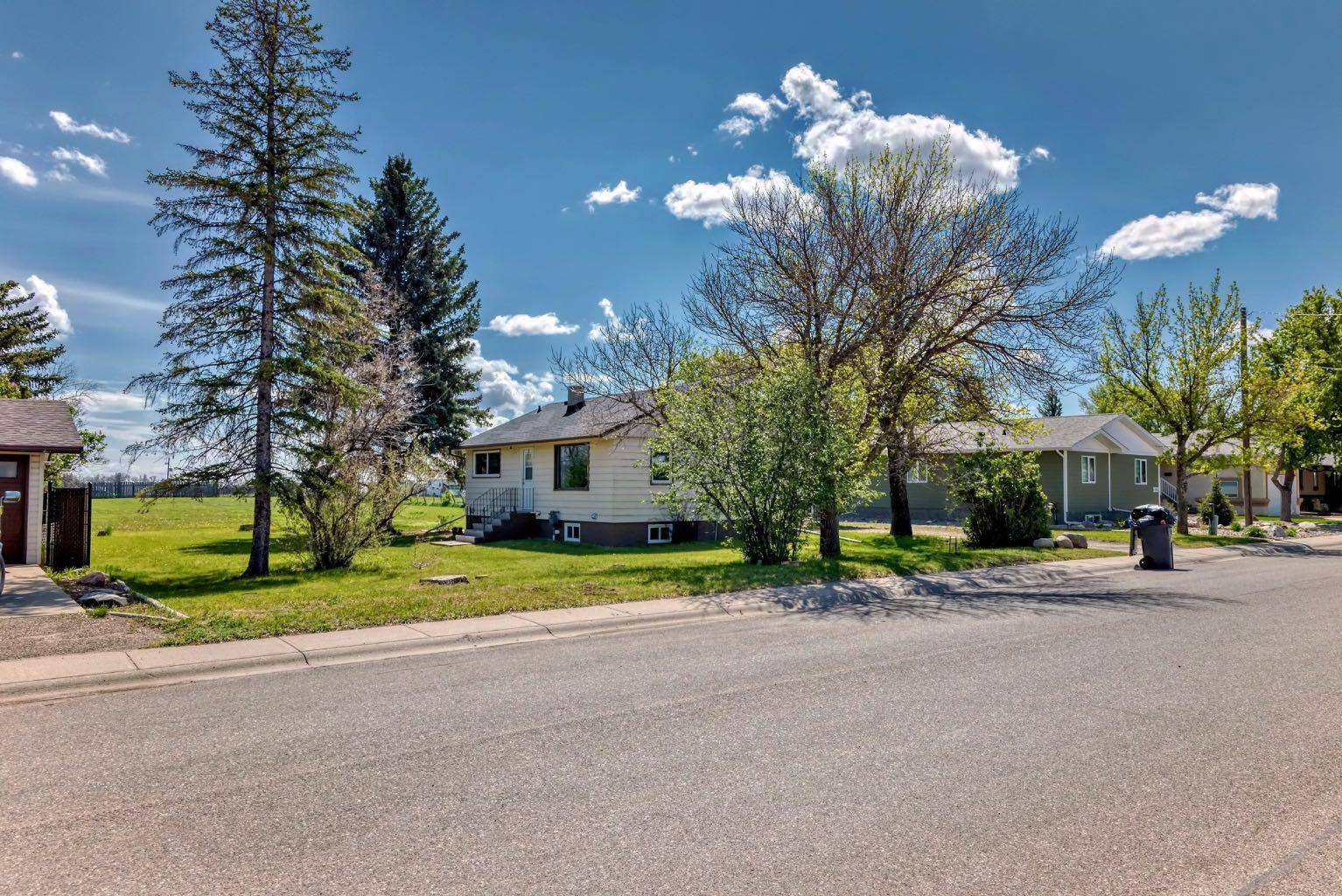 Fairview (hamlet), AB T1J4B3,205 44 ST S