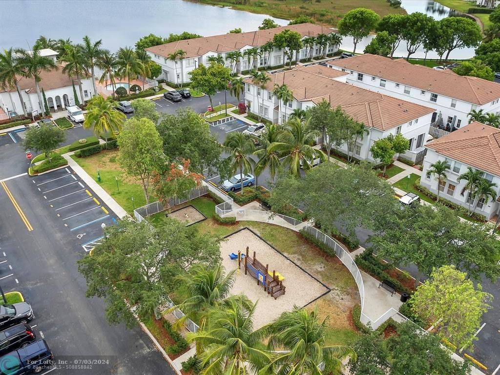 Hollywood, FL 33027,15649 SW 41st St #0