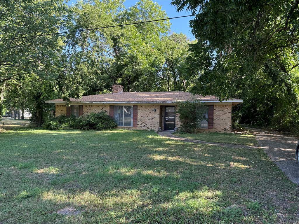 Kerens, TX 75144,208 SW 4th Street