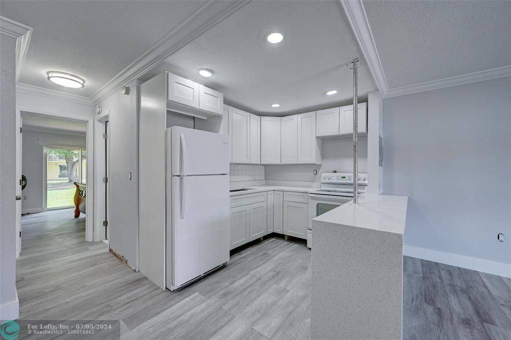 Miami, FL 33169,505 NW 177th St #140