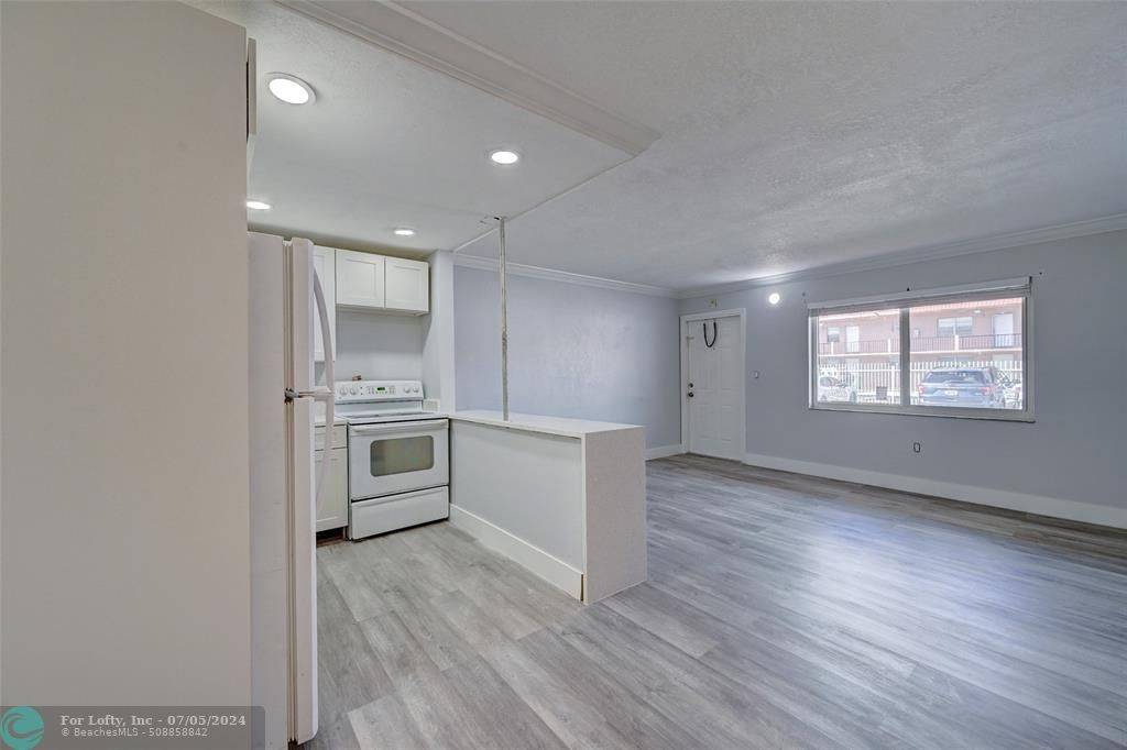 Miami, FL 33169,505 NW 177th St #140