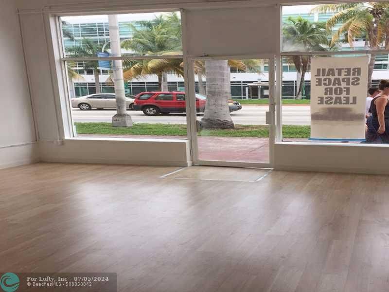 Miami Beach, FL 33139,739 5 ST  #739