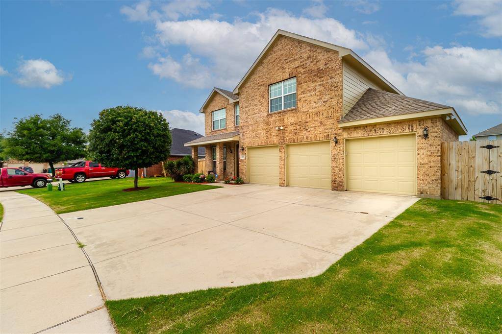 Waxahachie, TX 75165,203 Stable Drive