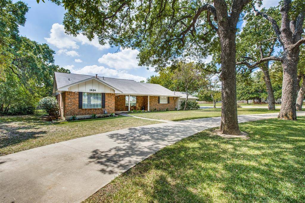 Weatherford, TX 76086,1404 E Bankhead Drive