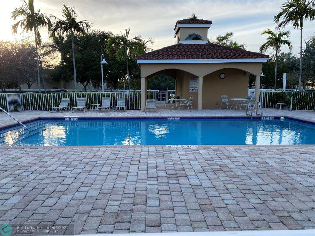 Dania Beach, FL 33004,519 E Sheridan St  #2042