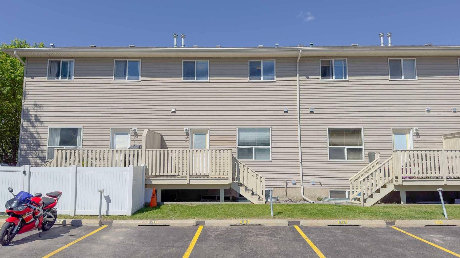 Sylvan Lake, AB T4J 0E3,50 Lucky PL #106