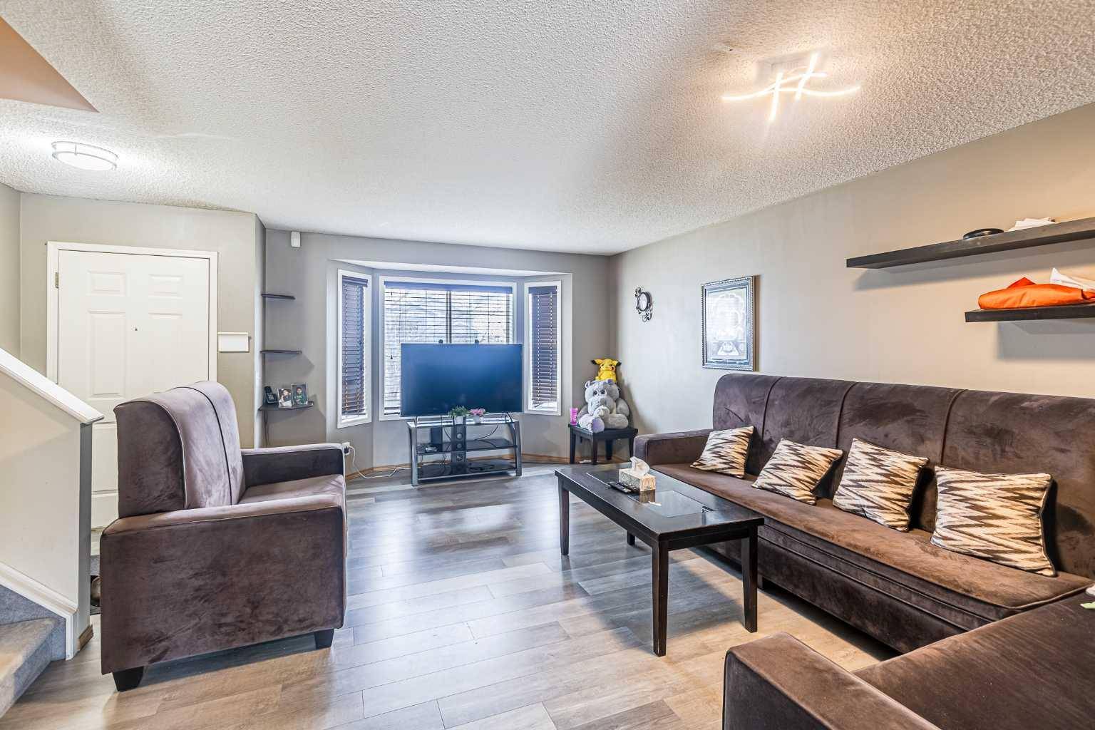 Calgary, AB T3J3S9,64 Martin Crossing CRES NE